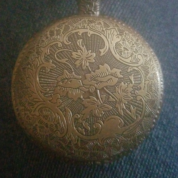 🆕️❤FISHING Antique bronze chain watch - Picture 3 of 3